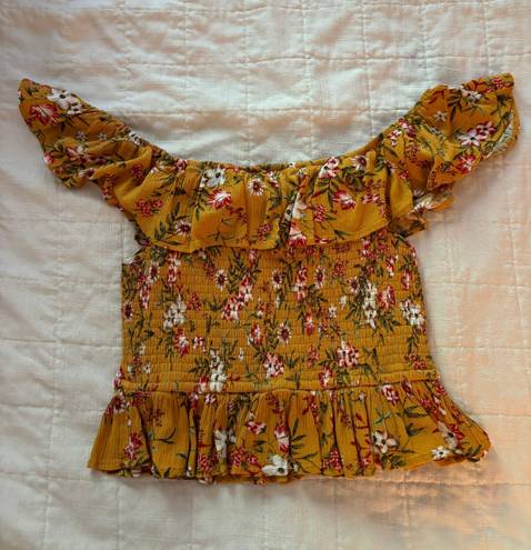 Boutique off the shoulder top Yellow Size M