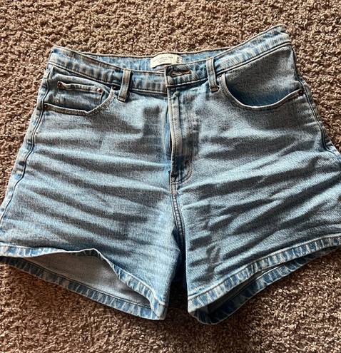 Abercrombie & Fitch Short