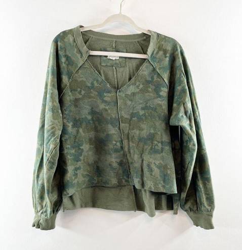 Pilcro  Reworked Popover V-Neck 100% Cotton Sweatshirt Green Camo Print Medium