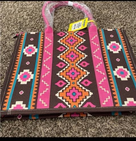 Wrangler NWT Aztec print tote bag - pink