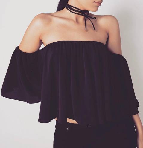 Swoon Boutique Off the shoulder black flowy top