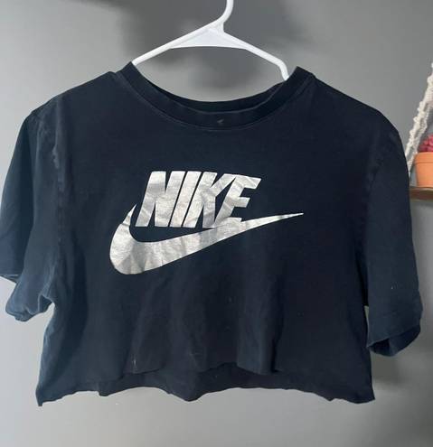 Nike Dri-Fit Cropped Tee