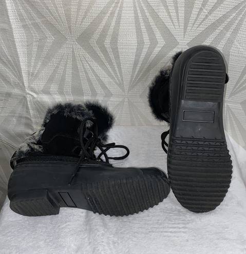 Tommy Hilfiger Woman’s Black Fur Lined Duck Snow Boots