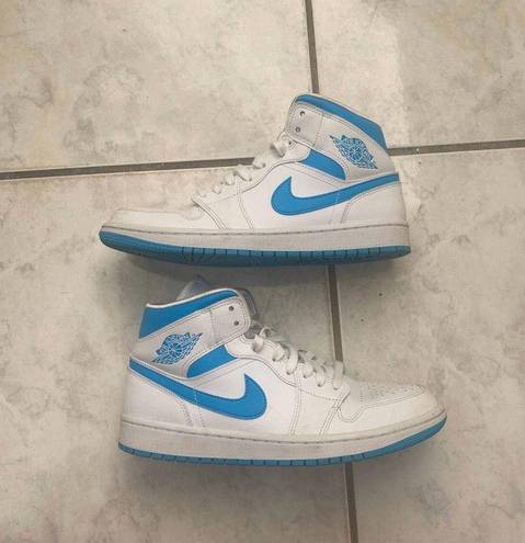 Nike Air Jordan 1 Mid UNC