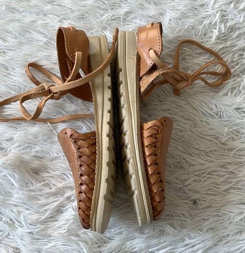 Women’s Leather lace up flat Sandals in light brown size 7