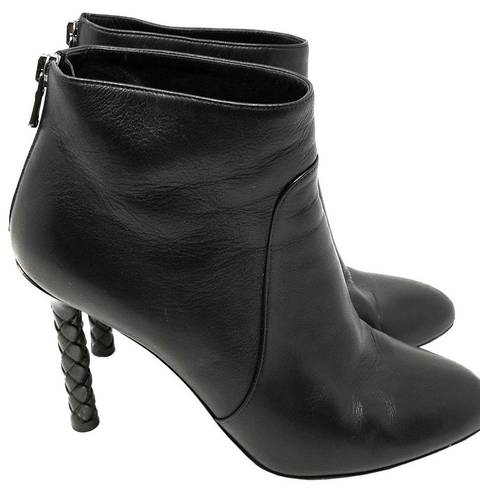 Bottega Veneta  Black Leather Round Toe Intrecciato Metal Heel Ankle Boots