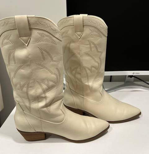 Cow Girl Boots White Size 8.5