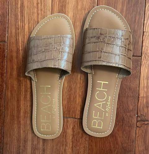 Tan faux gator slip on sandals. Beach brand from Magnolia. NWOT Size 7