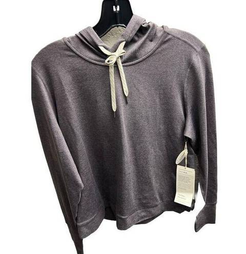 Vuori  Womens Essential Halo Hoodie Pullover Color Sawyer Heather Medium New $96