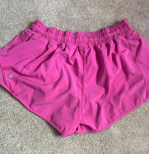 Lululemon 2.5” Hotty Hot Shorts Sonic Pink