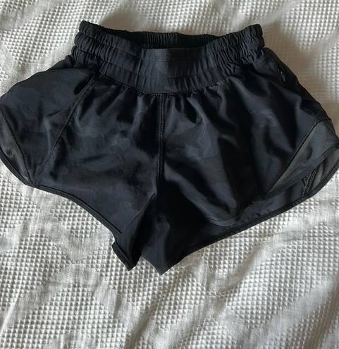 Lululemon Hotty Hot Short 2.5”