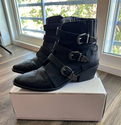 American Eagle Outfitters Booties