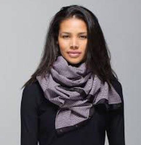 Lululemon  Vinyasa Scarf *Rulu Hyper Stripe Mauvelous Heathered Black Gray