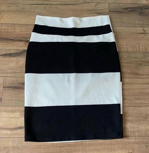 LuLaRoe  Black and White Cassie Pencil Skirt