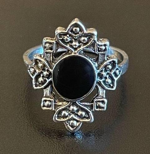 Onyx Vintage black  silver plated woman ring size 6.5