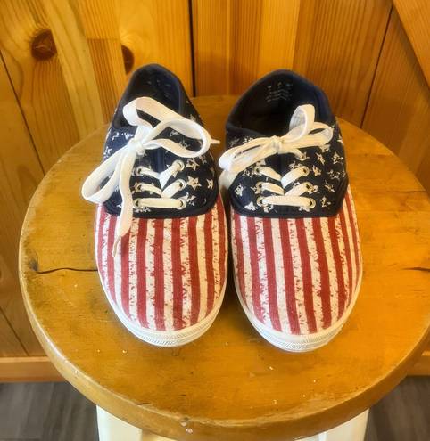 Capelli New York Women's  Size 6 American Flag Patriotic Casual Sneakers Shoes