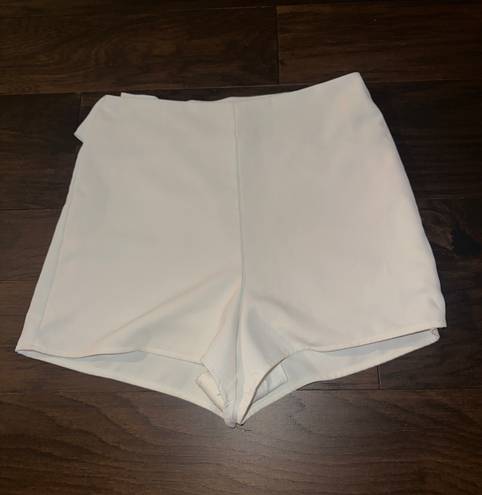 The Pants Store  White Skort