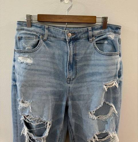 American Eagle Pre-Owned Size 14  Light Blue Heavily Distressed Mom Jeans