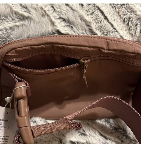 Lululemon Everywhere Belt Bag