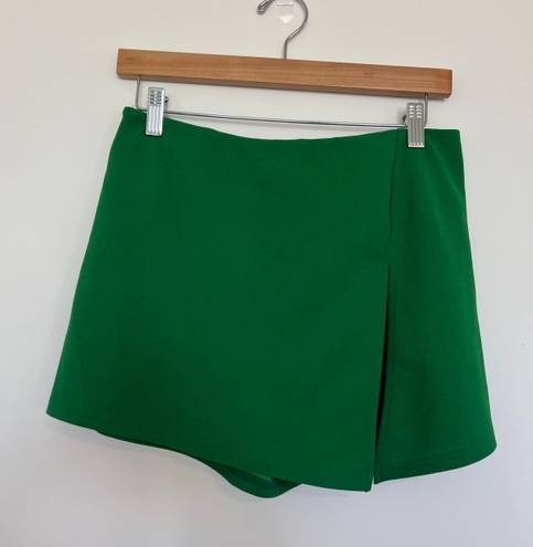 2 Piece Green Set With Crop Top And Skort Size L