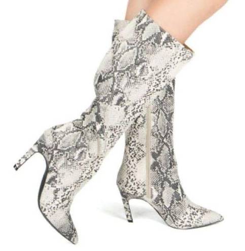 Qupid  The Dasha Snake Print Boot size 6.5 A22