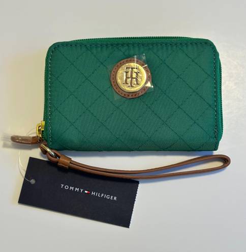 Tommy Hilfiger Quilted Wallet Wristlet