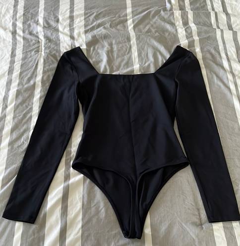 Aritzia Babaton Contour Longsleeve Bodysuit