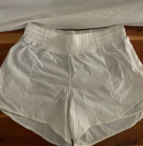 Lululemon Hotty Hot Shorts 4”