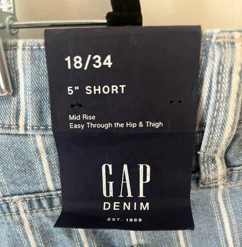 Gap 5” Shorts