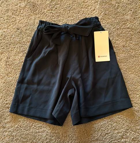 Lululemon Noir Short 5.5”