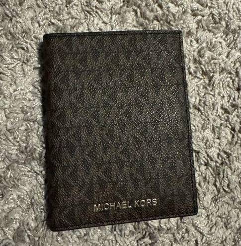 Michael Kors NWOT  passport wallet