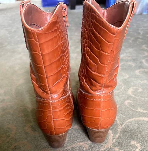 Boots Tan Size 8.5