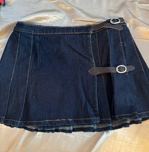 Brandy Melville J Galt Skirt