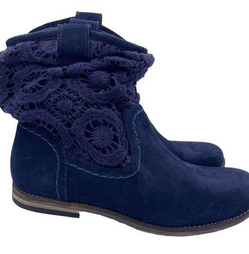 The Sak suede pull-on blue booties crochet stitching detail women Size 6