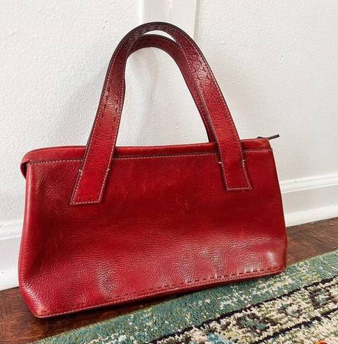 Fossil  Sedona Shoulder Bag in Red Leather Vintage
Stitching Y2K Barrel Zipper