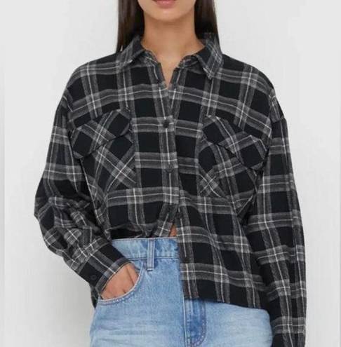 Oak + Fort  Black Plaid Cropped Flannel Collared Shirt