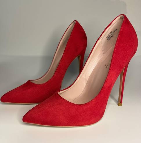 Heels Red Size 7