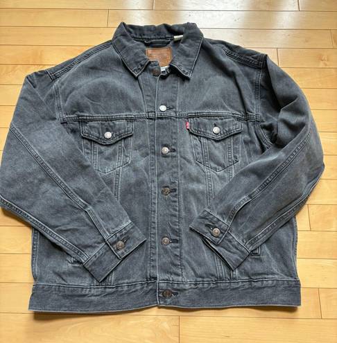 Levi’s Oversized Denim Jacket