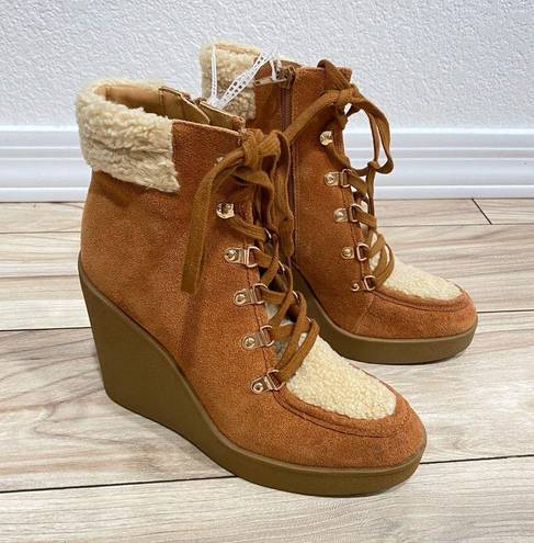 Jessica Simpson 117.  Maelyn Lace-Up Platform Wedge Hiker Boot Size 8