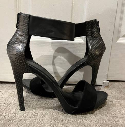 Wild Diva Lounge Black Heels 