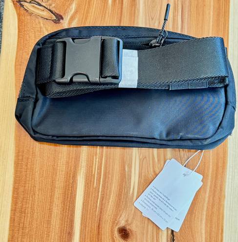 Lululemon Athletica Everywhere Belt Bag 1L