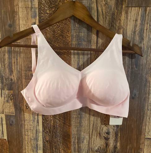 Secret Treasures  NWT  Women's Wirefree Bonded Bra with Convertible Straps pink