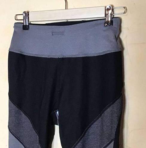 Avia  RUNNING FITTED ATHLETIC BLACK GRAY LEGGINGS WOMENS SIZE XS