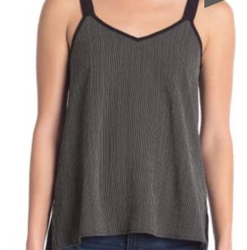 Bobeau NWT  Contrast Trim V-Neck Camisole