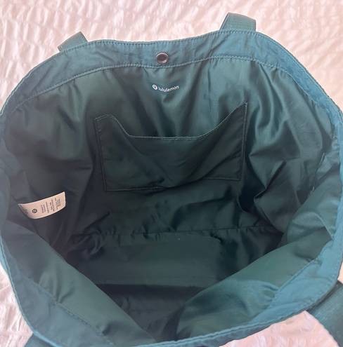 Lululemon Daily Multi-pocket Tote 20L