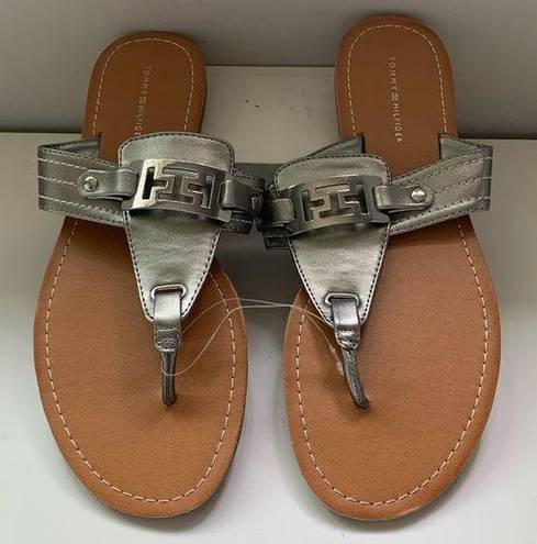 Tommy Hilfiger *NWT*  women’s 9 flat thong sandals