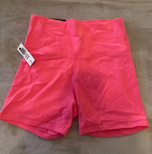 Aritzia NWT  TNA butter biker shorts