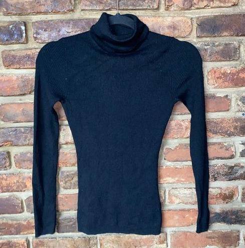 Uniqlo  Black Ribbed Knit Wool Turtleneck Lightweight Sweater Women's Size Small