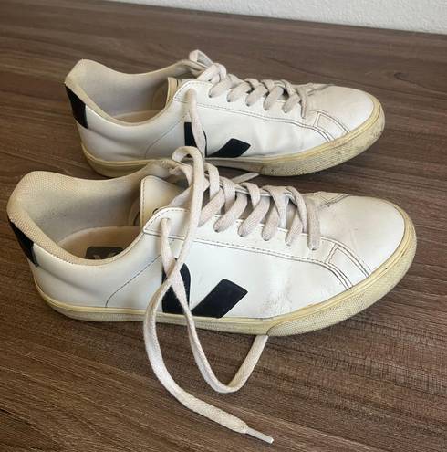 VEJA Sneakers