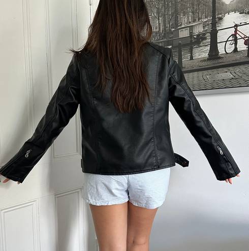 Black leather jacket Size L